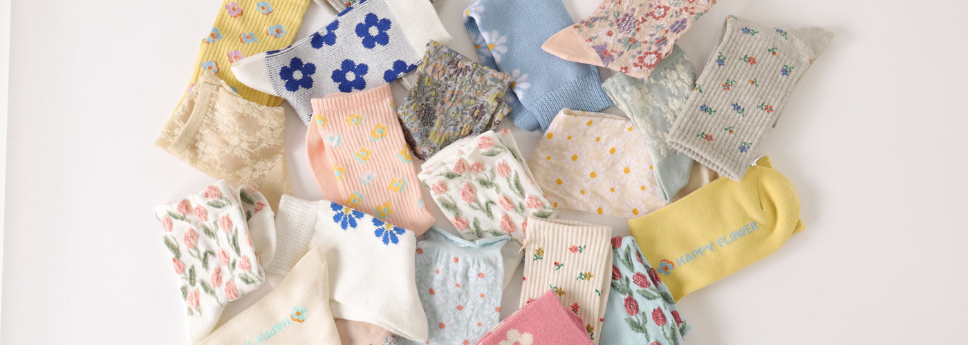 Women's Flower Print Socks - Tabio UK