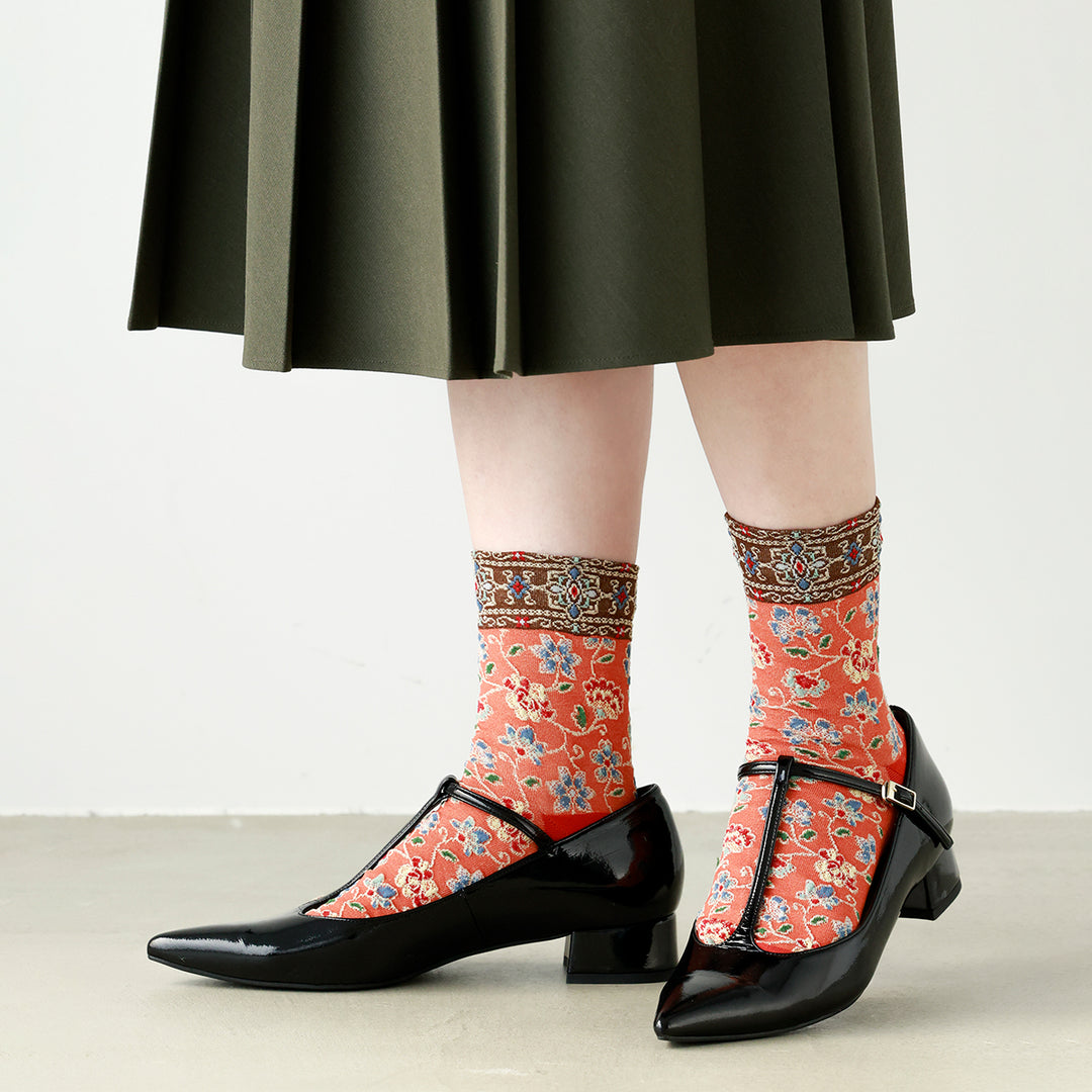 011130641 Float Oriental Flower Low Crew Socks