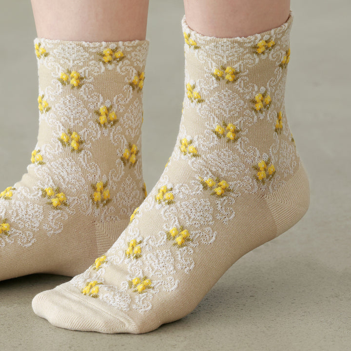 011131725 Small Spring Flower Low Crew Socks