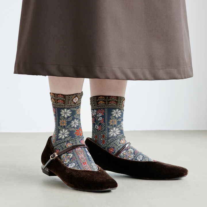 011133098 Patchwork Embroidery Design LC Socks