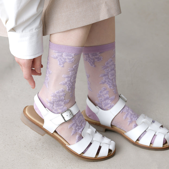 011141594 Sheer Vine Pattern Crew Socks