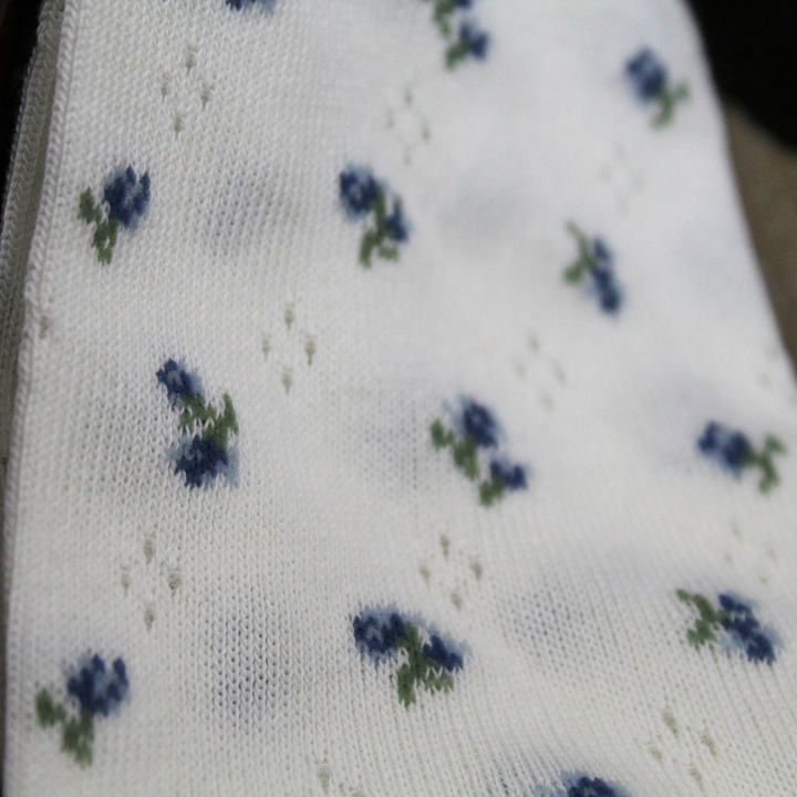011160094 Small Flower Quarter Socks