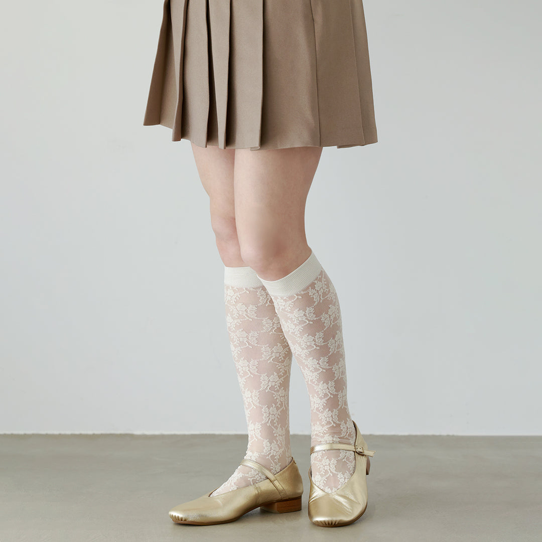 011170188 Fantasy Floral Sheer Knee High Socks