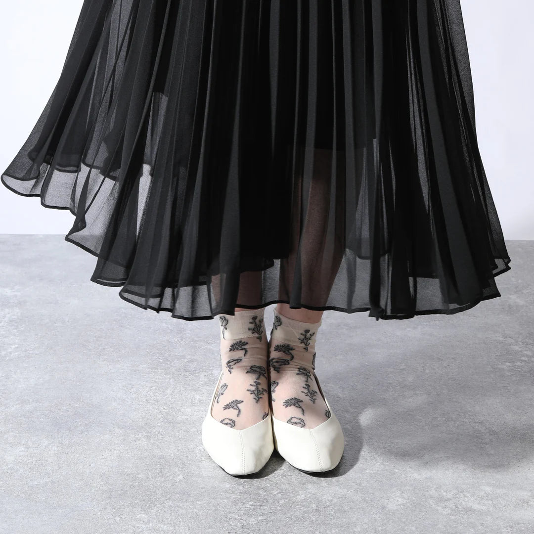 021131659 Sheer Soft Top Flower Low Crew Socks