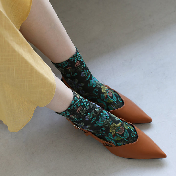 28 Moss brown Flower Embroidered Pattern Socks