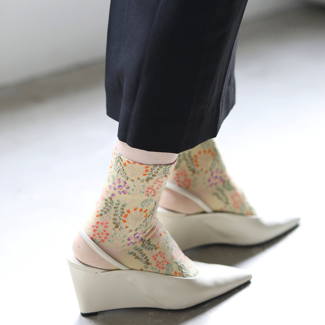 021132524 Floral Float Low Crew Socks