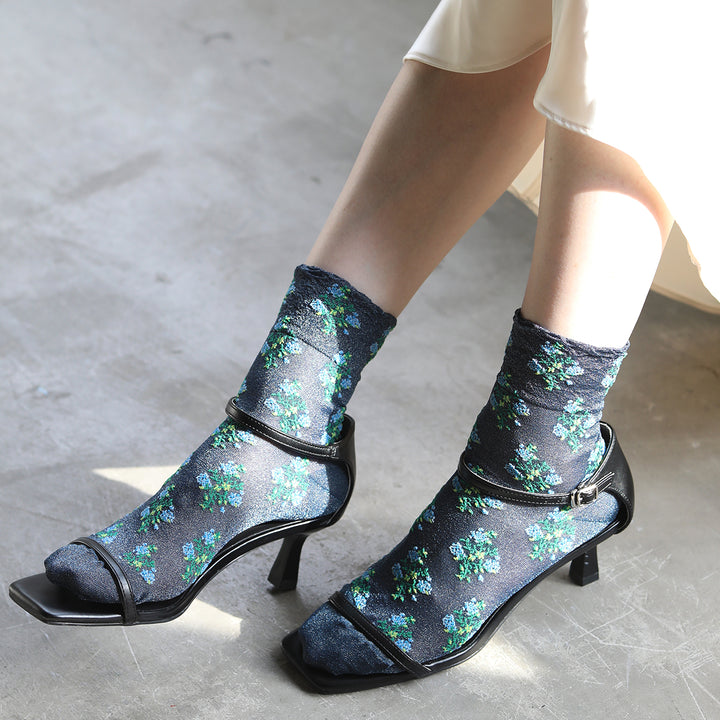 021132551 Sheer Glitter Bouquet Low Crew Socks