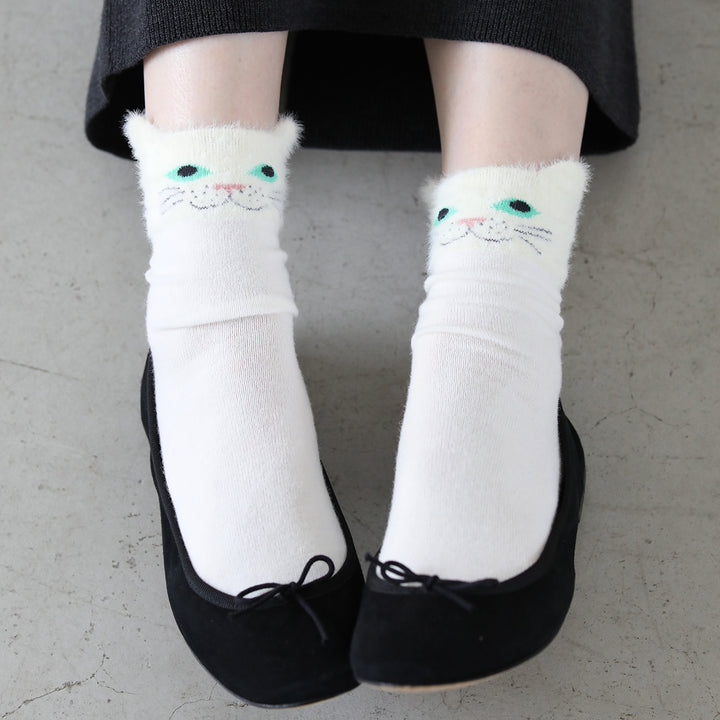 021132566 Fluffy Cat Face Low Crew Socks
