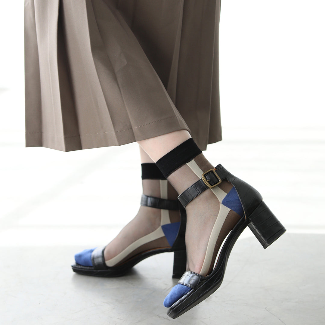 021132599 Sheer Panel Low Crew Socks