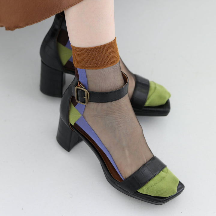 021132599 Sheer Panel Low Crew Socks
