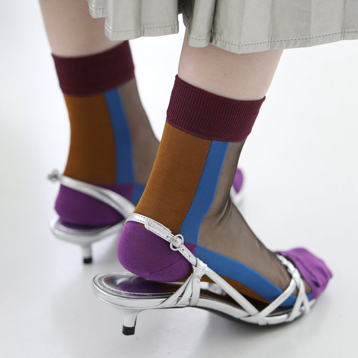 021132599 Sheer Panel Low Crew Socks
