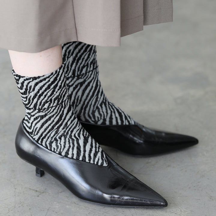 021132621 Zebra Pattern Low Crew Socks