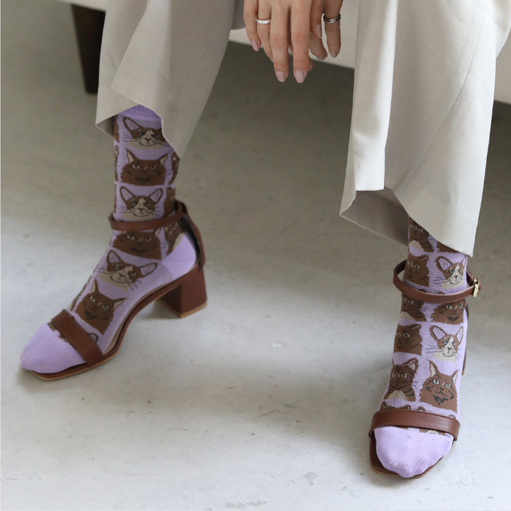 021140827 Manga Cat Pattern Crew Socks S