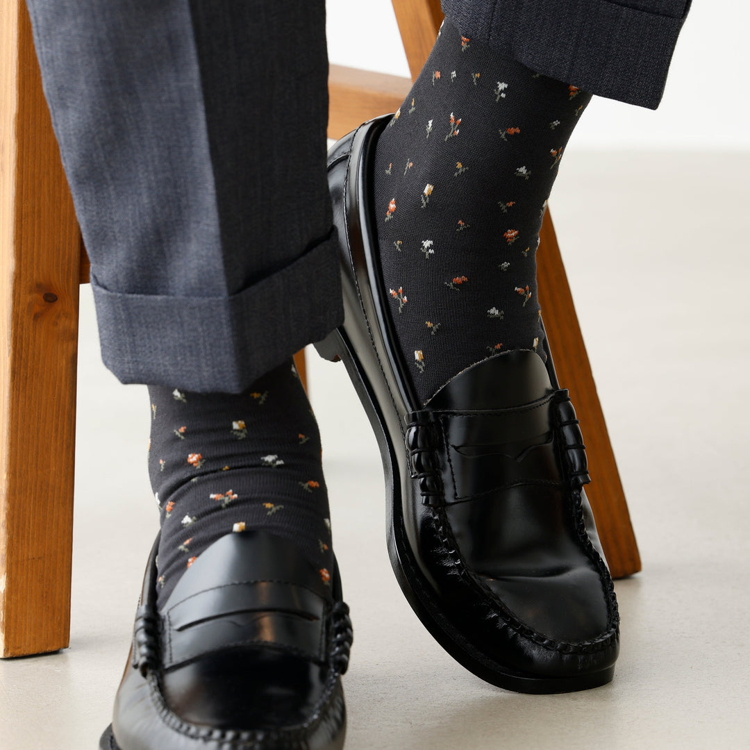 062142378 Supima Cotton Flower Mid-Calf Socks