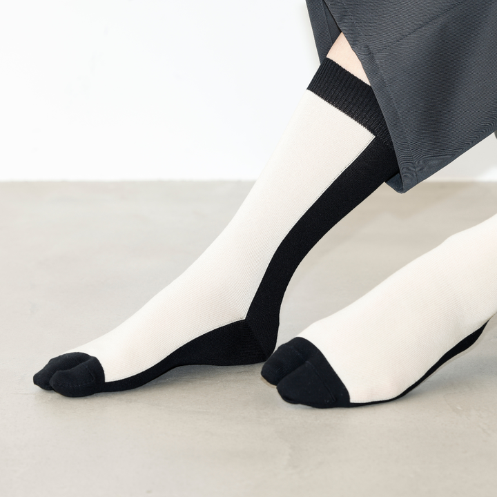 062140430 Bicolour Tabi Crew Socks M