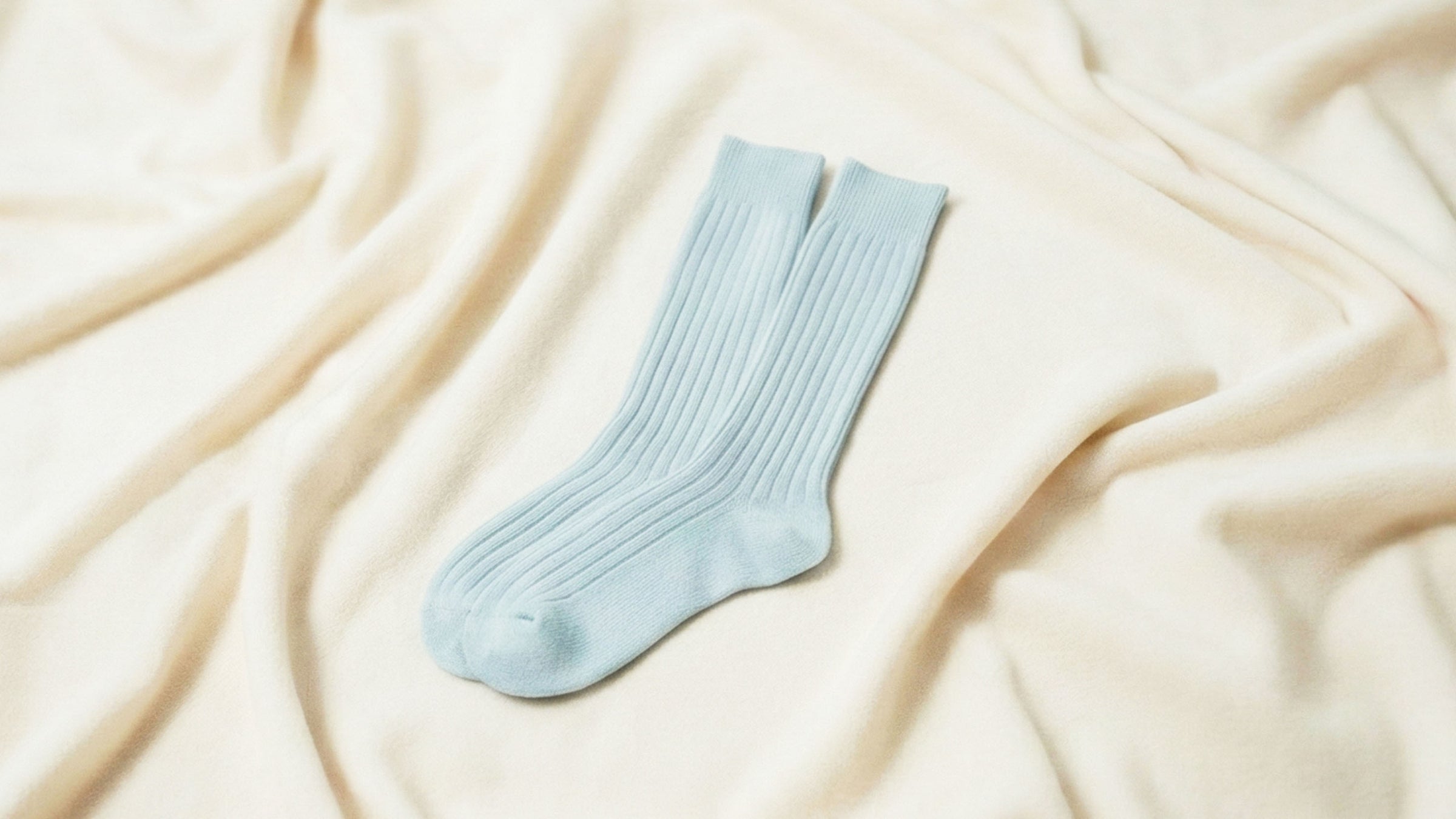 062140063 Grizzly Bear Pattern Crew Socks